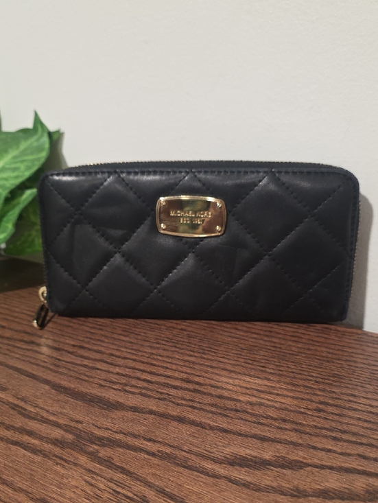 Michael Kors Handbags - Michael Kors Black Leather Quilted Wallet